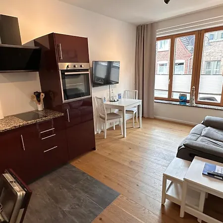 Апартаменты Nordsee-apartments Hinrichsen Хузум
